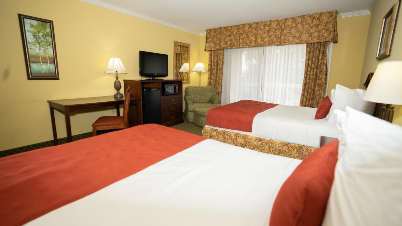Clarion Hotel & Suites Convention Center Fredericksburg Exteriér fotografie